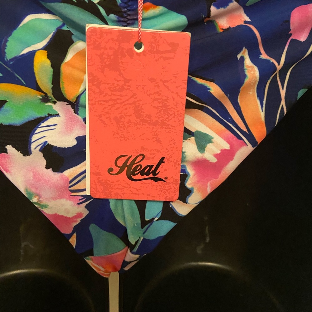 NWT💙 Gathered Booty Heat Swim Bikini Bottoms - Picture 8 of 14